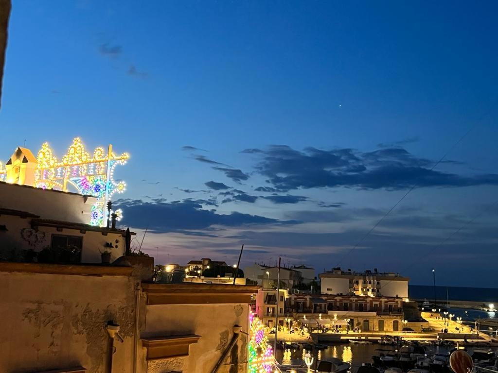 Palazzo Lamantea Boutique Rooms บิสเชลเย ภายนอก รูปภาพ